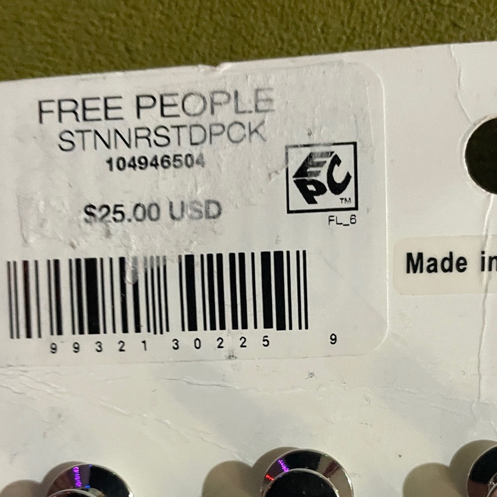 Free People Black Button Pin Set | NWT | 10-Piece​ - Picture 2 of 4